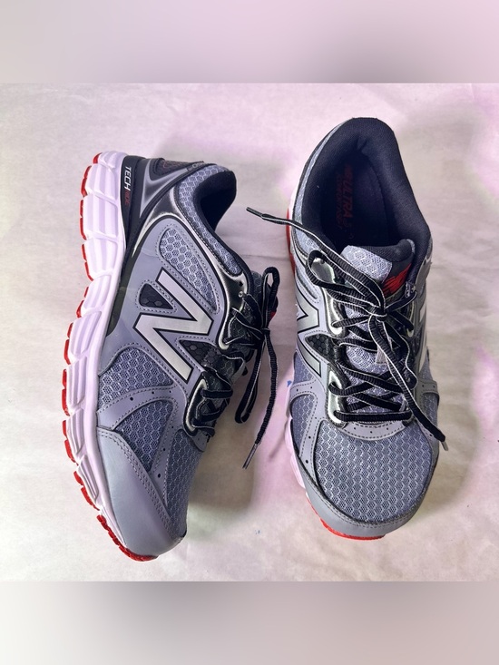 New Balance Men\'s Gray and Red Athletic Running Sneakers main image 4